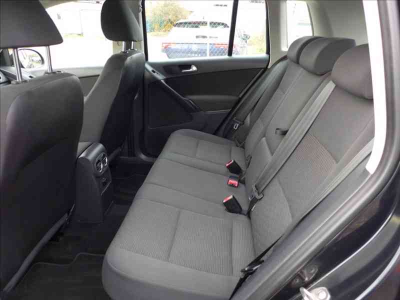 Volkswagen Tiguan 2,0 TDI SPORT, 1.MAJITEL - foto 6