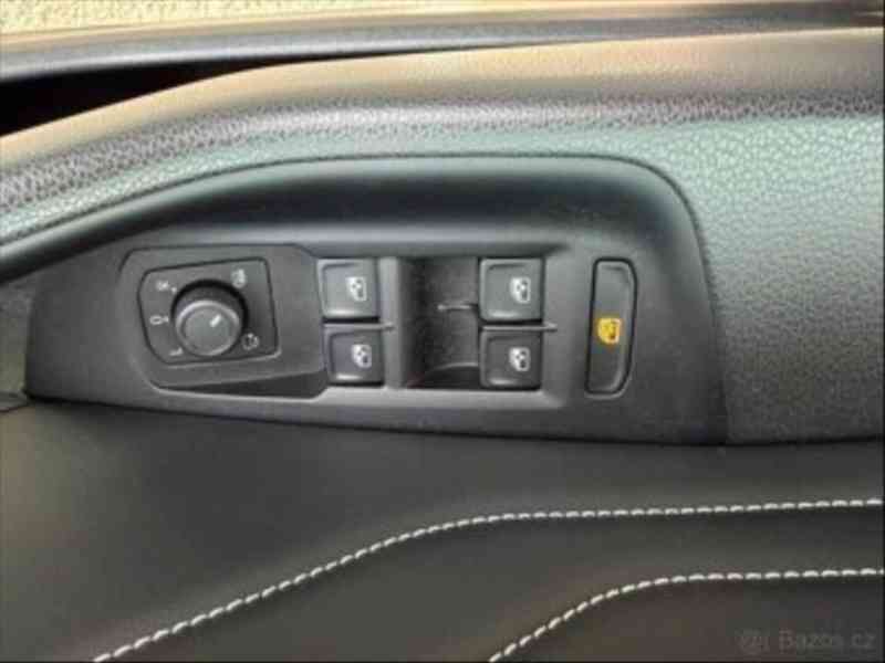 Volkswagen Passat Variant 2,0   B8 R-Line TDI 2023 - foto 6