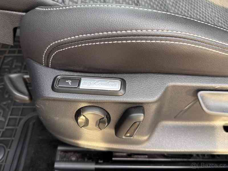 Volkswagen Passat Variant 2,0   B8 R-Line TDI 2023 - foto 21