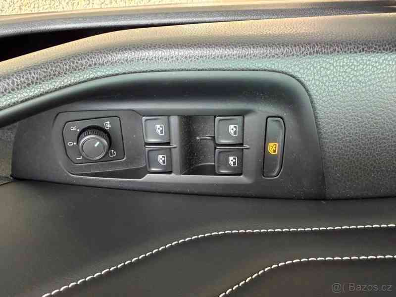 Volkswagen Passat Variant 2,0   B8 R-Line TDI 2023 - foto 18