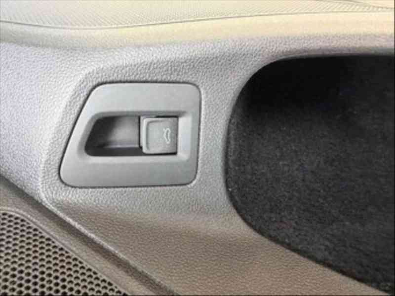 Volkswagen Passat Variant 2,0   B8 R-Line TDI 2023 - foto 7