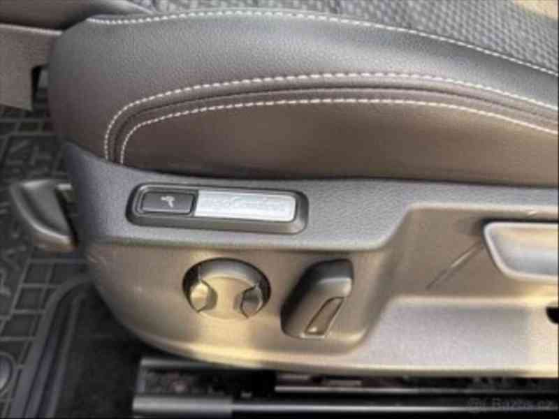Volkswagen Passat Variant 2,0   B8 R-Line TDI 2023 - foto 8
