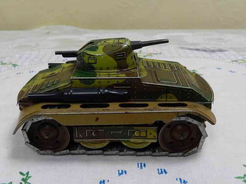 Plechový Tank na klíček Panzer A 680 Arnold Norimberk