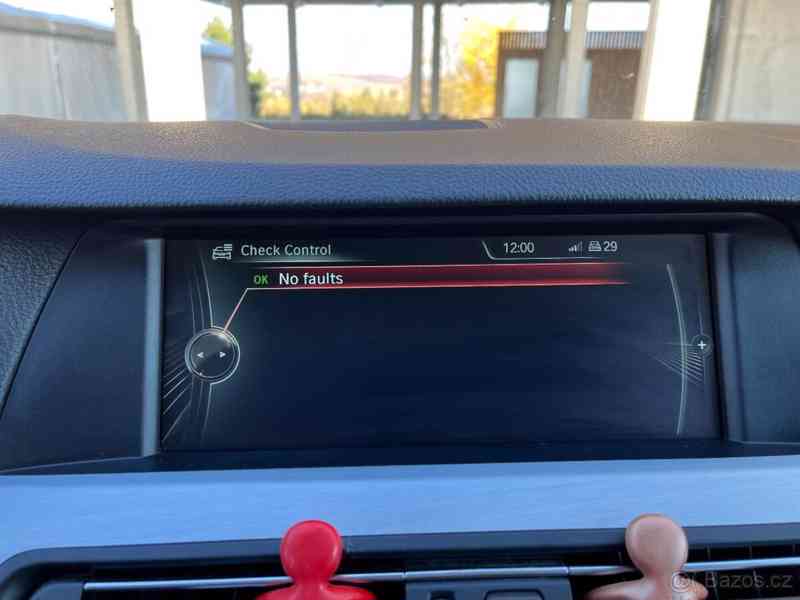 BMW Řada 5 F11 525d Xdrive // M-paket  - foto 3