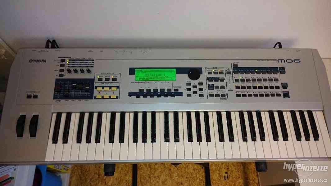 Digitální piano Korg SP250 11900 a syntezátor Yamaha MO6 - foto 2