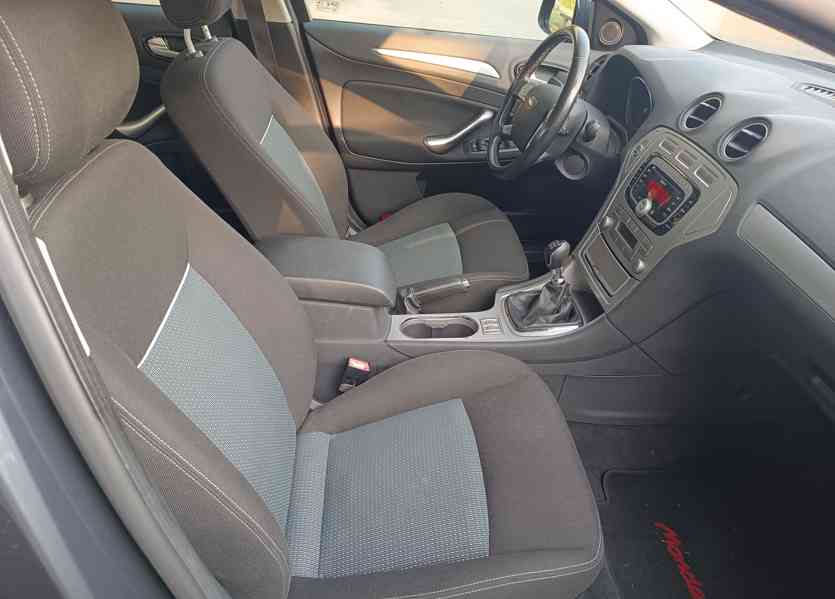 Ford Mondeo IV. 2010 TDCi 103kW - foto 6