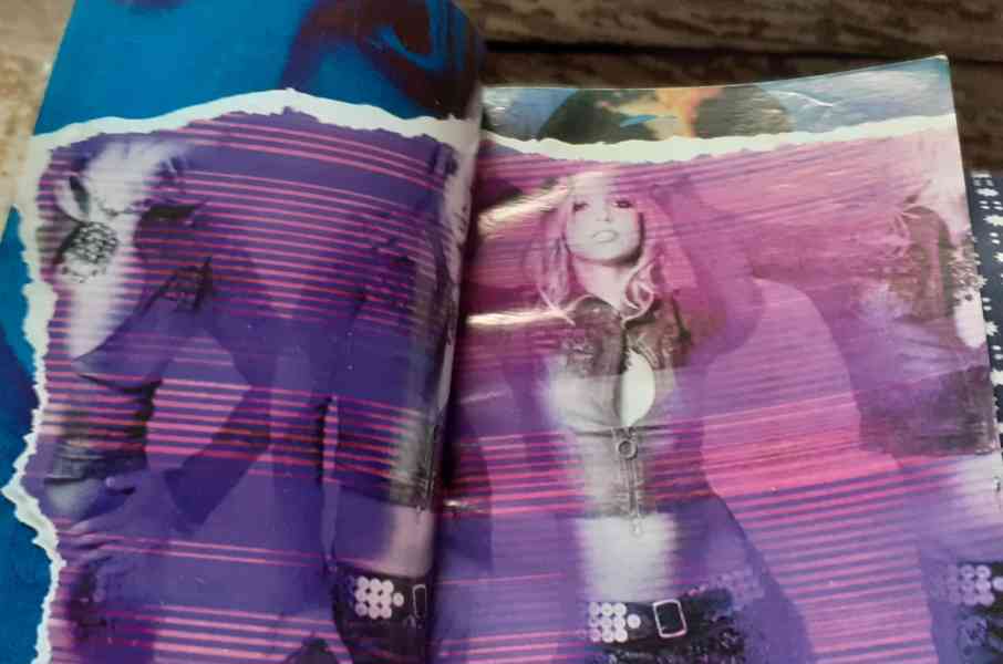 Britney Spears suvenýr francouzský Mini Magazín - foto 2
