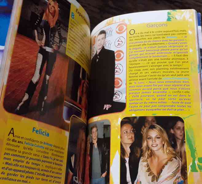 Britney Spears suvenýr francouzský Mini Magazín - foto 10