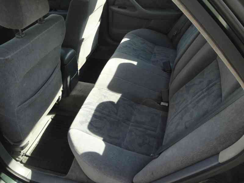 Toyota CAMRY (V2) 2.2i 96kW veterán v TOP stavu - foto 7