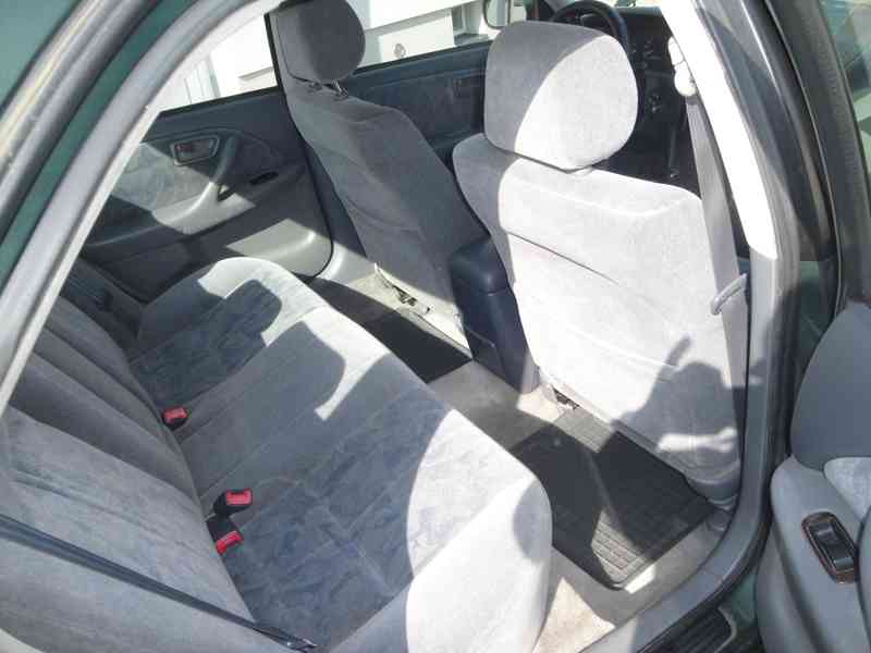 Toyota CAMRY (V2) 2.2i 96kW veterán v TOP stavu - foto 8