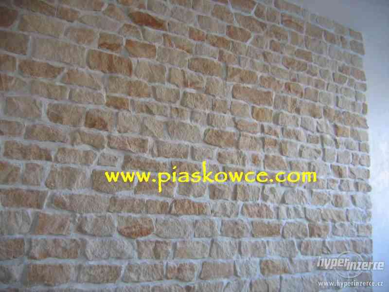 Kamenná fasáda staré cihly s pískovec fasádních desek Polsko - foto 5