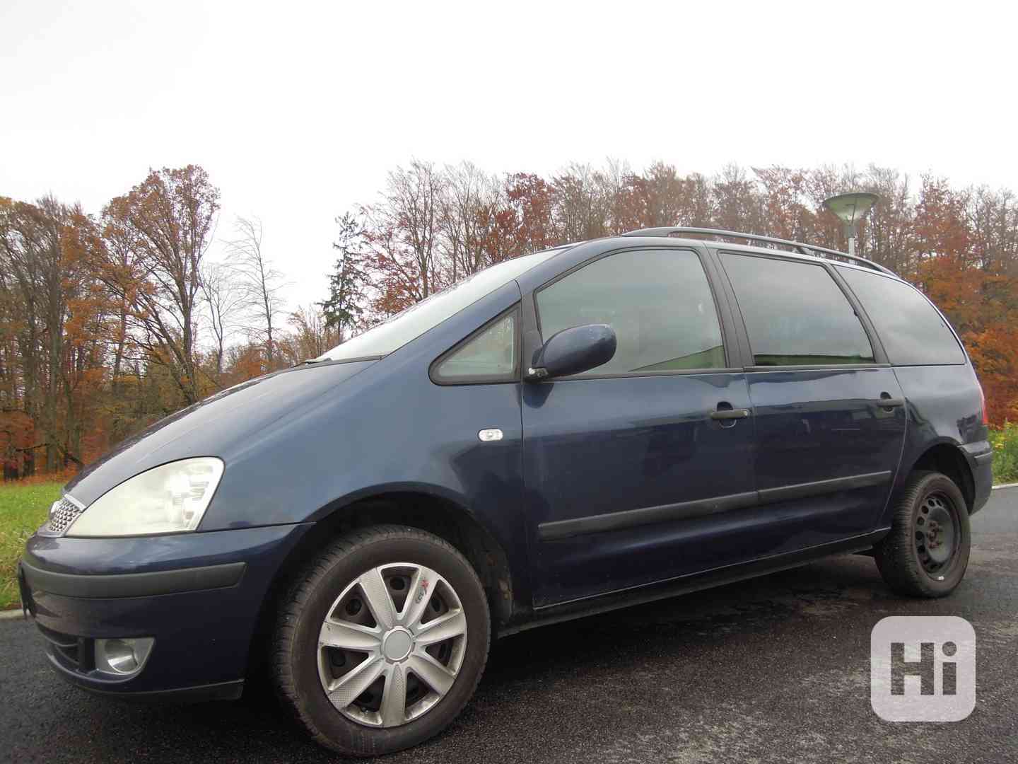 Ford Galaxy, rok 2004 - foto 1