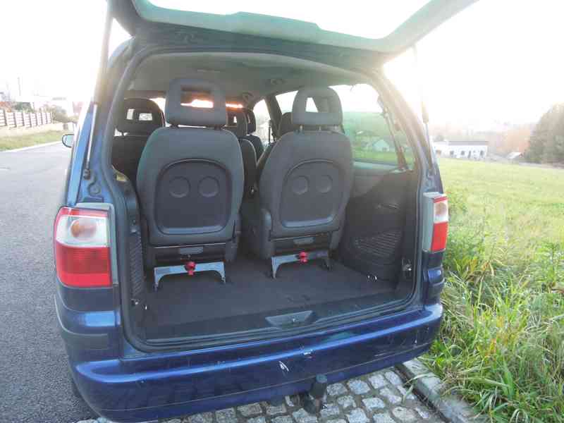 Ford Galaxy, rok 2004 - foto 10