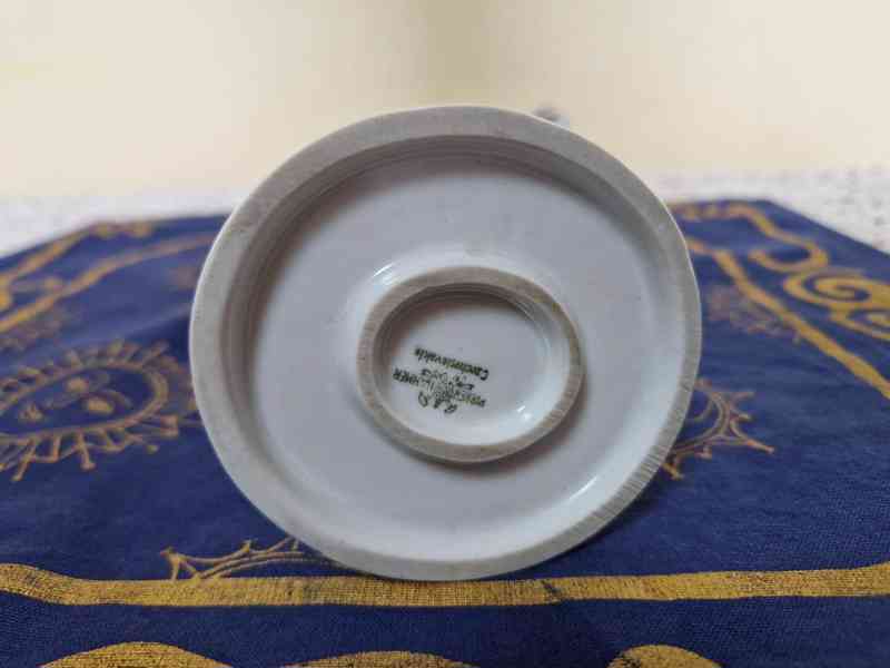 Krásná porcelánová plastika Dívka PirkenHammer Březová - foto 9