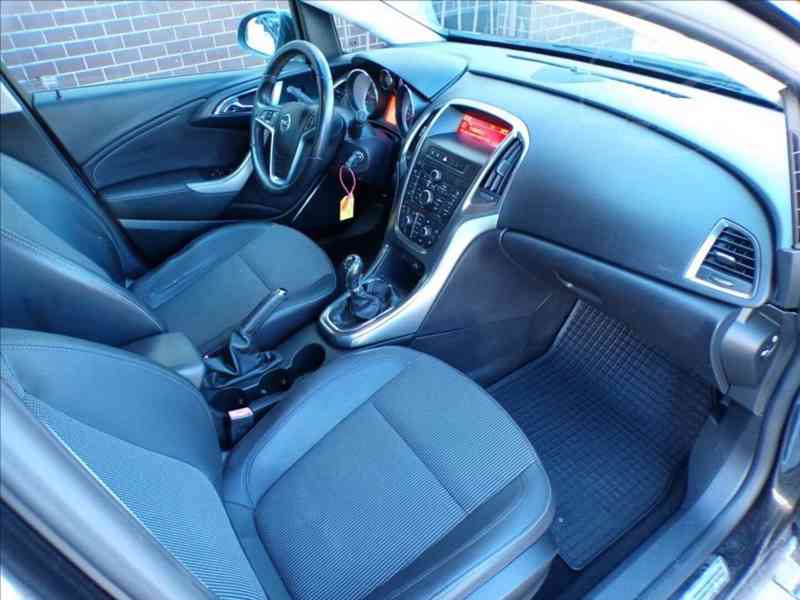 Opel Astra 1,7 CDTi - foto 11