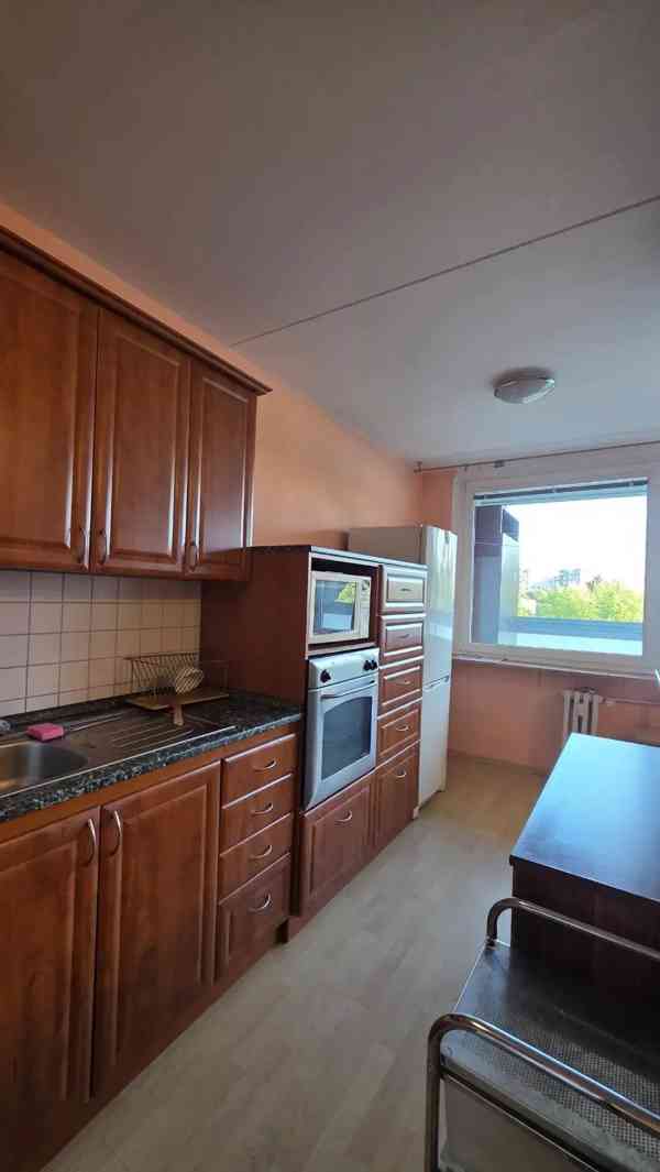 Pronájem bytu 3+kk 78 m² - foto 3