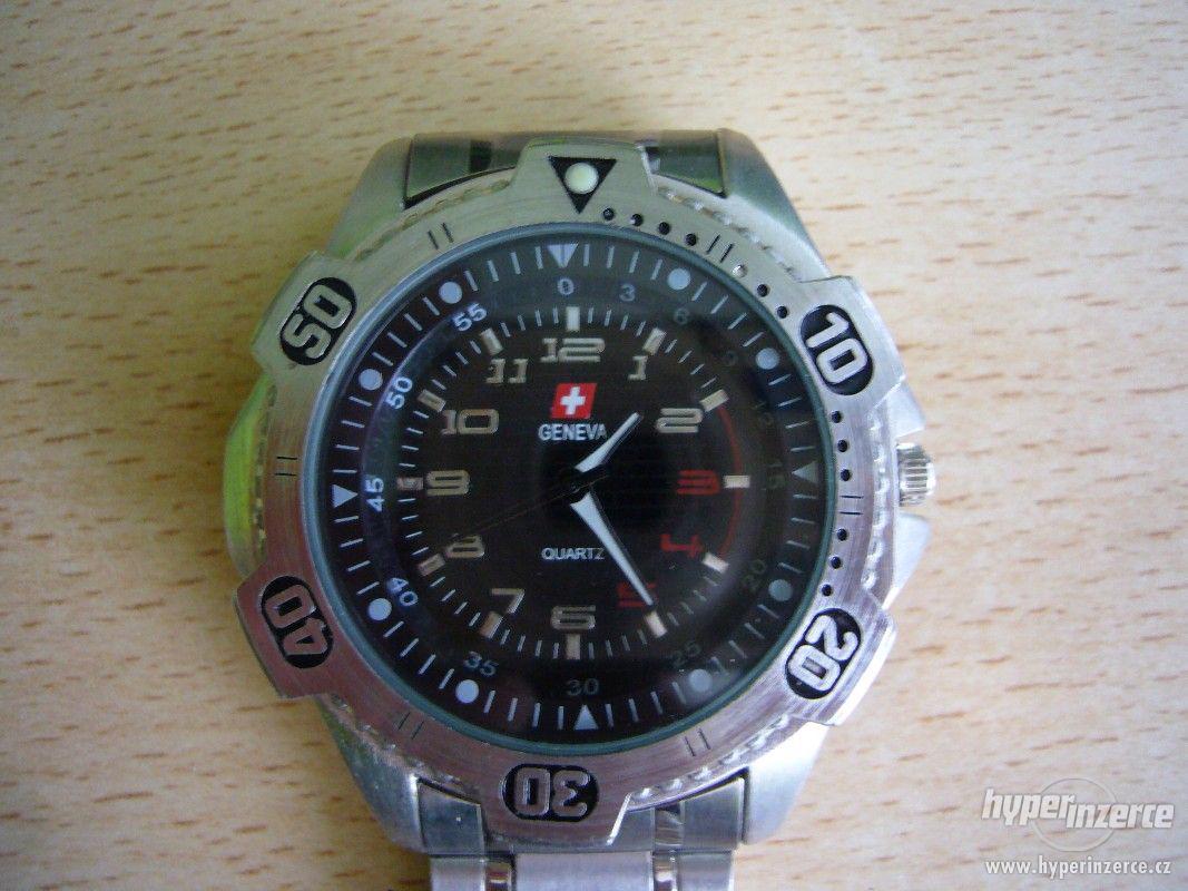 Pánské reprezentativní a sportovní pilotní náramkové hodinky - foto 1