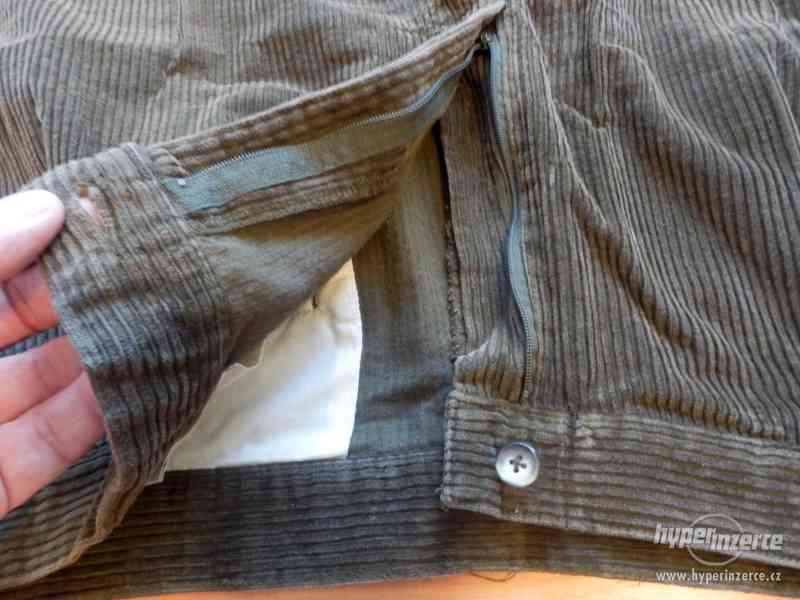 Troje manšestrové kalhoty, stejná velikost, různé barvy - foto 8