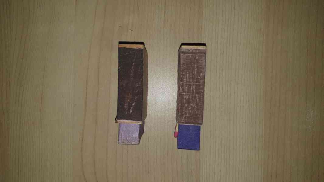 Staré dýhované krabičky se zápalkami - foto 2