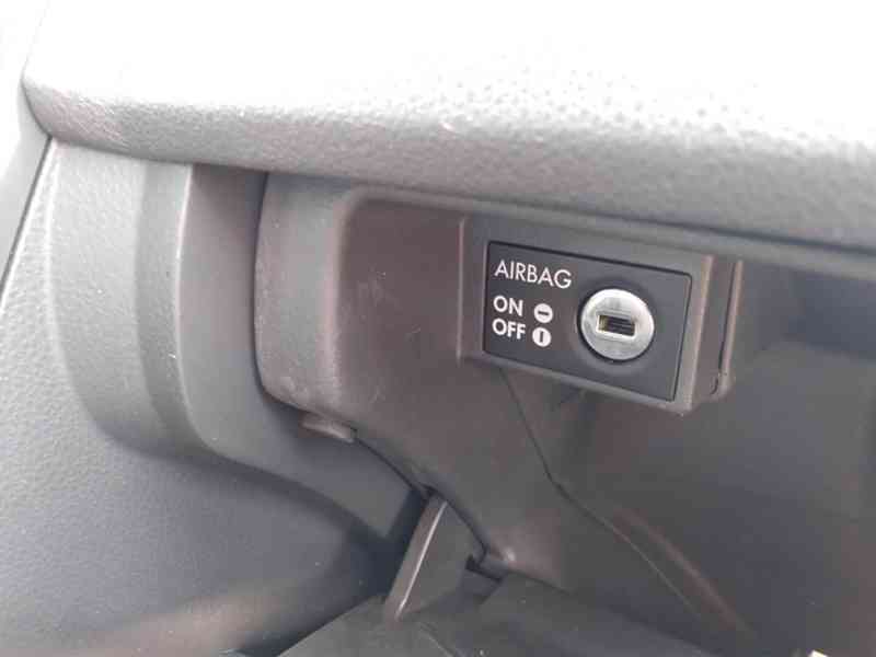 VOLKSWAGEN POLO 1.4 16V COMFORTLINE AUTOMAT KLIMA - foto 16