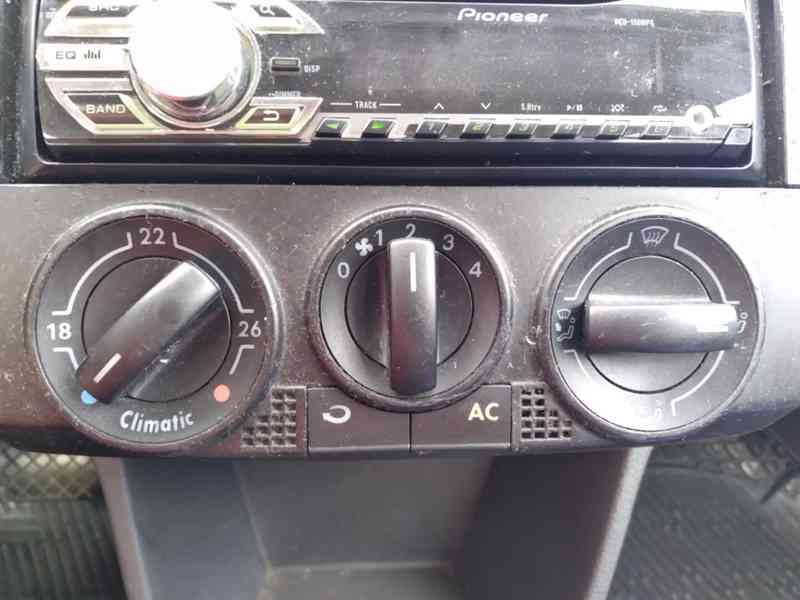VOLKSWAGEN POLO 1.4 16V COMFORTLINE AUTOMAT KLIMA - foto 19