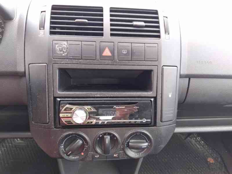 VOLKSWAGEN POLO 1.4 16V COMFORTLINE AUTOMAT KLIMA - foto 18
