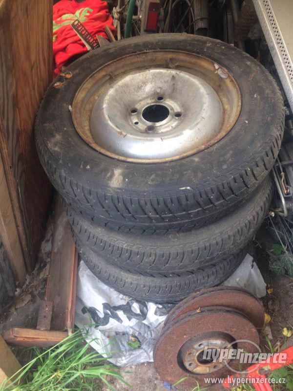Prodám disky s pneu na Citroen Bx - foto 1
