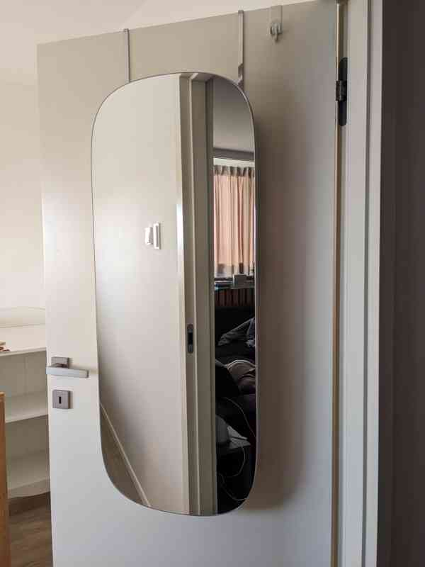 Závěsná zrcadlová šperkovnice - foto 9