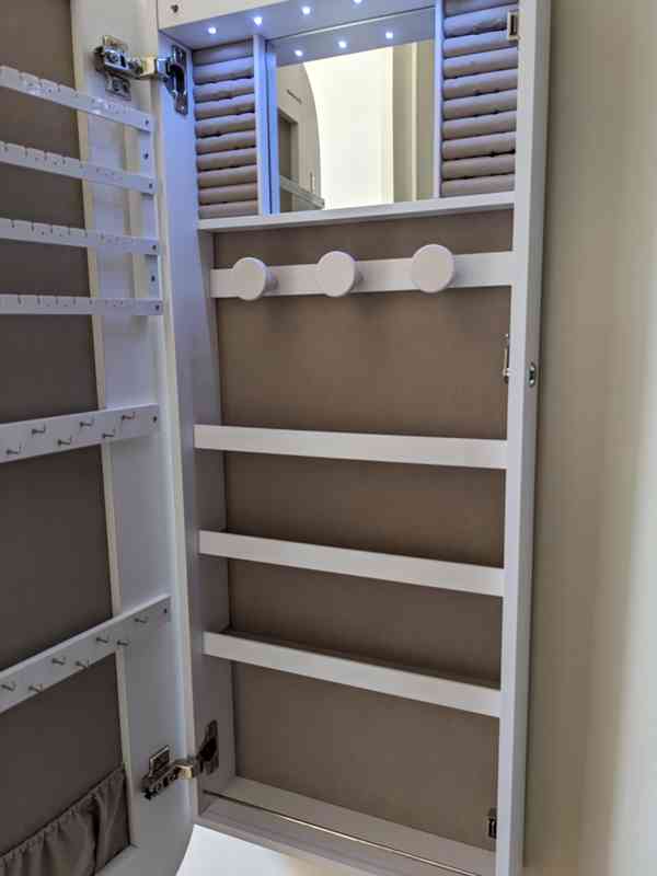 Závěsná zrcadlová šperkovnice - foto 12