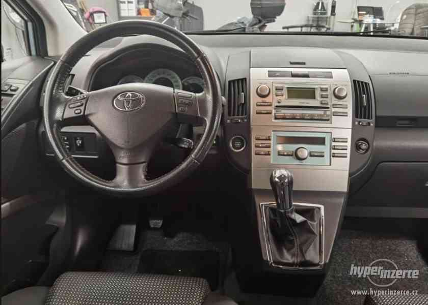 Toyota Corolla Verso 2,2 D4D 7 míst TOP STAV - foto 4