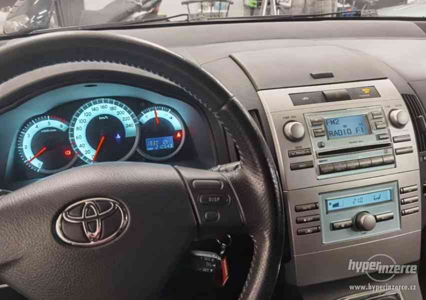 Toyota Corolla Verso 2,2 D4D 7 míst TOP STAV - foto 6