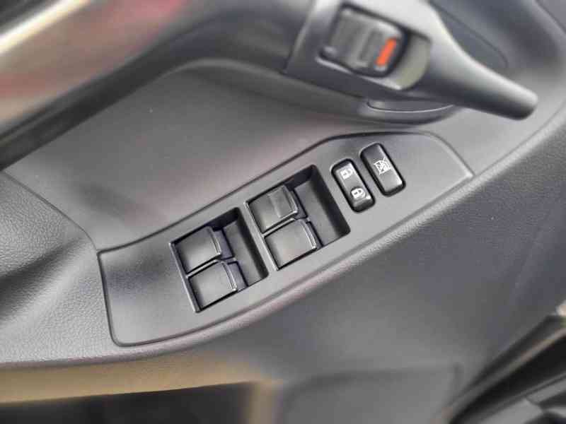 Toyota Verso 1,8i Edition-S benzín 108kw - foto 7