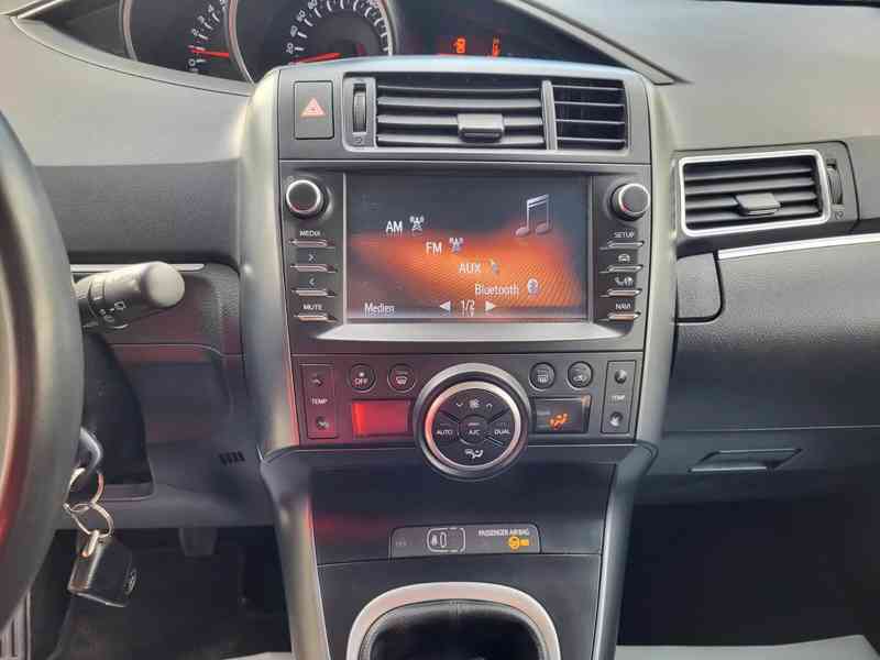 Toyota Verso 1,8i Edition-S benzín 108kw - foto 8