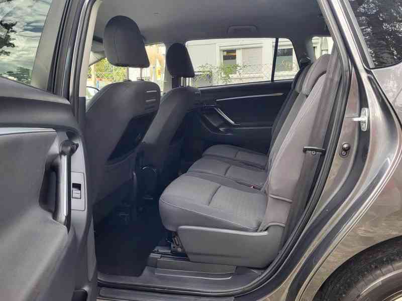 Toyota Verso 1,8i Edition-S benzín 108kw - foto 12