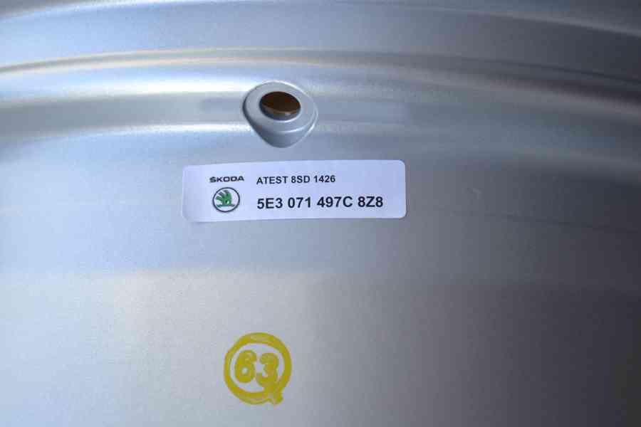 Škoda Octavia IV- 17 NOVÉ orig.ALU disky 7x17,5x112 - foto 12