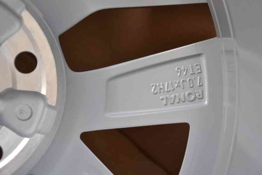 Škoda Octavia IV- 17 NOVÉ orig.ALU disky 7x17,5x112 - foto 16