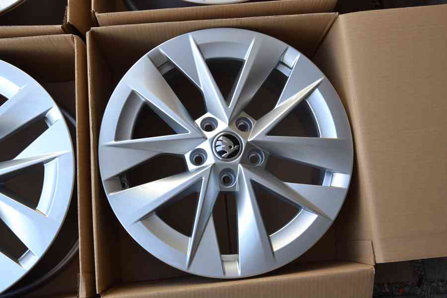 Škoda Octavia IV- 17 NOVÉ orig.ALU disky 7x17,5x112 - foto 4