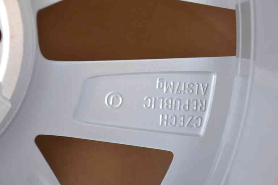 Škoda Octavia IV- 17 NOVÉ orig.ALU disky 7x17,5x112 - foto 15