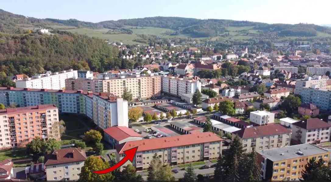 Prodej slunného zděného bytu 3+1 s balkonem a zahrádkou v Su - foto 30