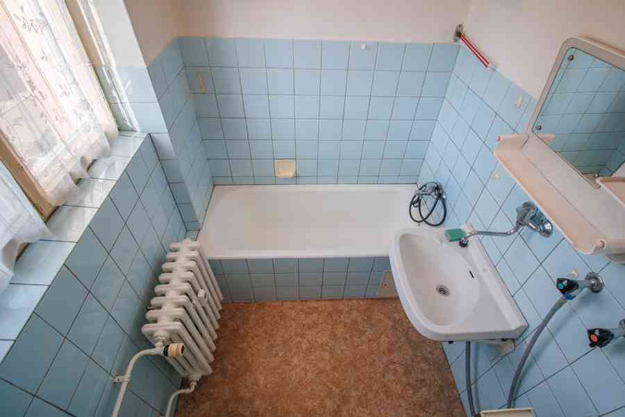 Prodej slunného zděného bytu 3+1 s balkonem a zahrádkou v Su - foto 20