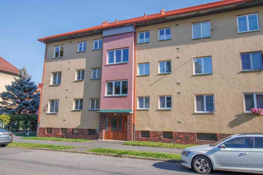Prodej slunného zděného bytu 3+1 s balkonem a zahrádkou v Su - foto 6