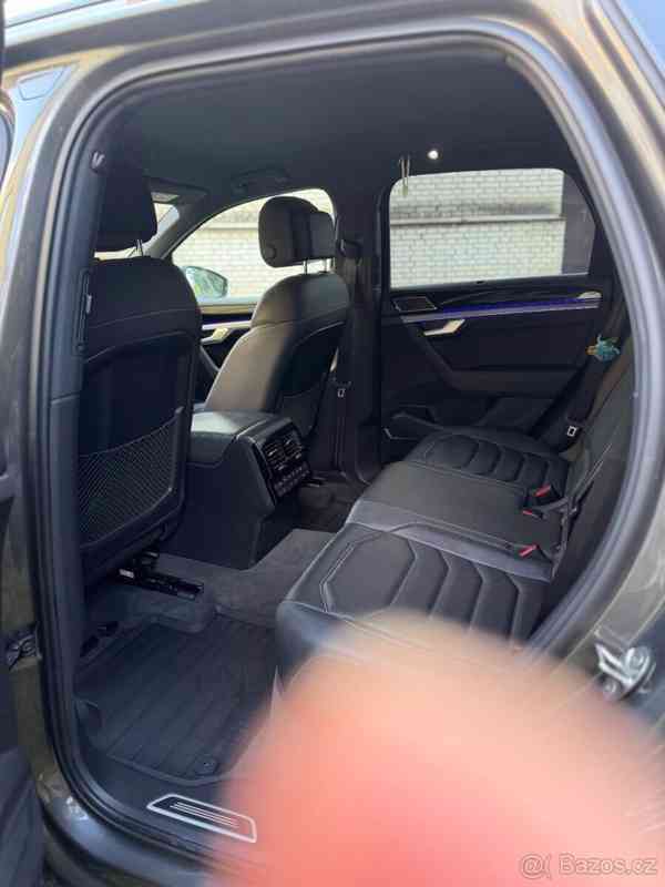 Volkswagen Touareg 3,0   TDI, 210 kW nafta, automat - foto 9