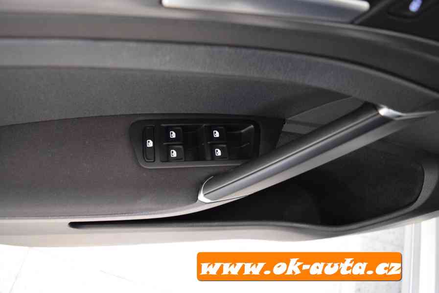 Volkswagen Golf 1.6 TDI COMFORTLINE 99 000 KM 2019-DPH  - foto 18