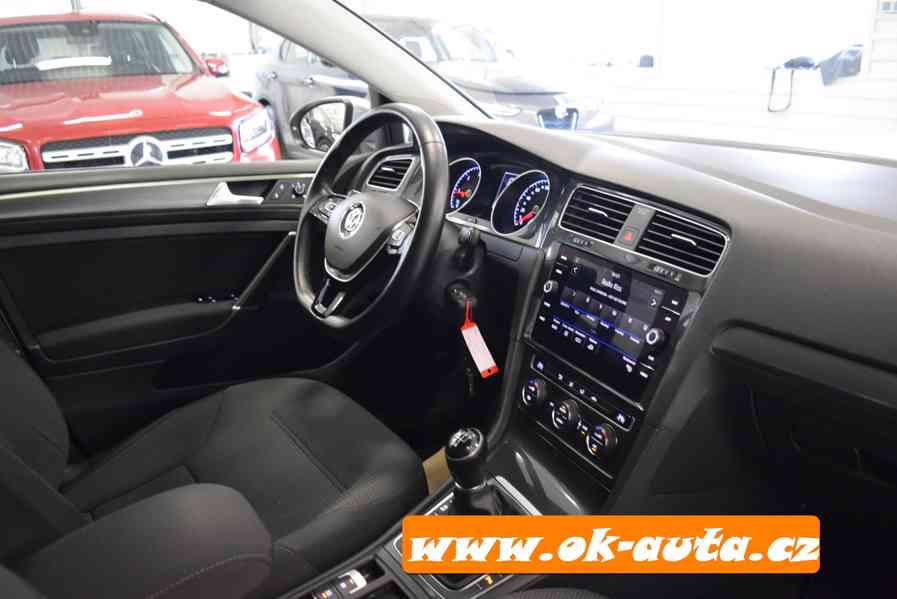 Volkswagen Golf 1.6 TDI COMFORTLINE 99 000 KM 2019-DPH  - foto 15
