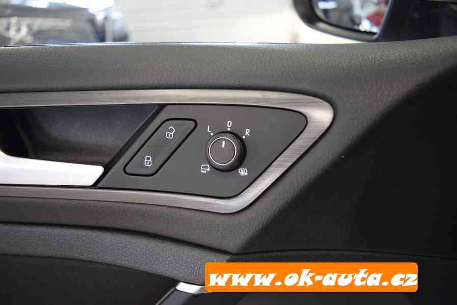 Volkswagen Golf 1.6 TDI COMFORTLINE 99 000 KM 2019-DPH  - foto 17