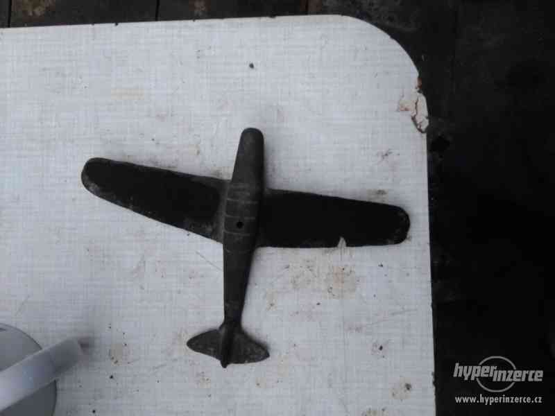 Letadlo BATA gumové - foto 2