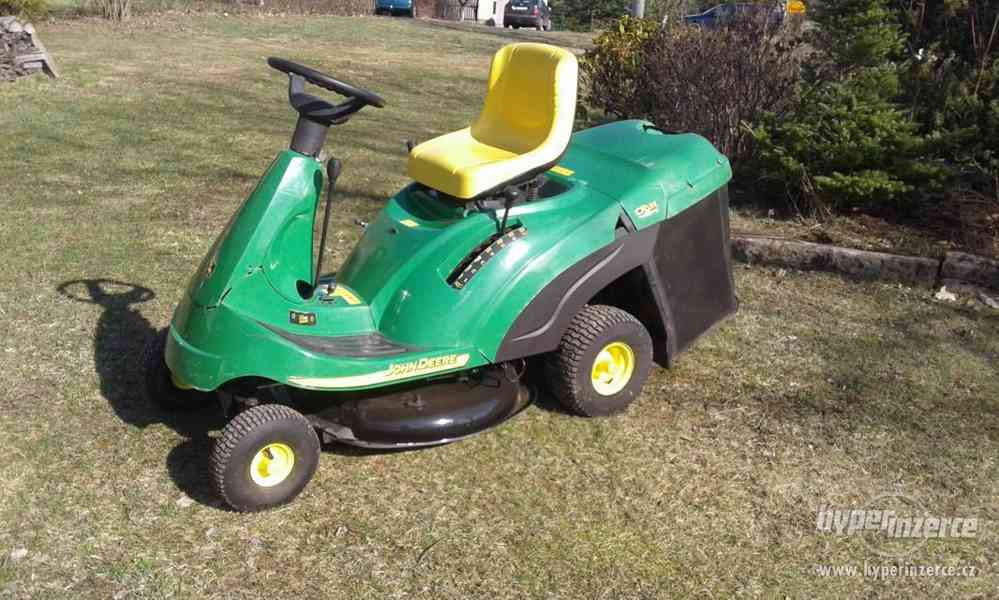 Zahradní traktor,traktůrek,sekačku zn.John Deere - foto 1