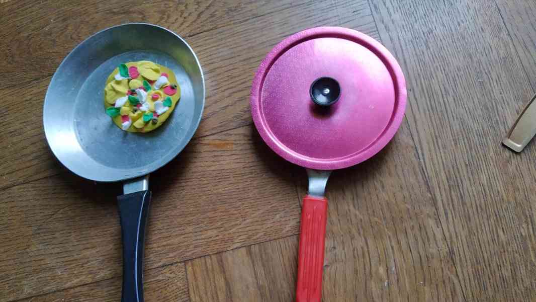 Retro nádobíčko s vymodelovaným jídlem - foto 3