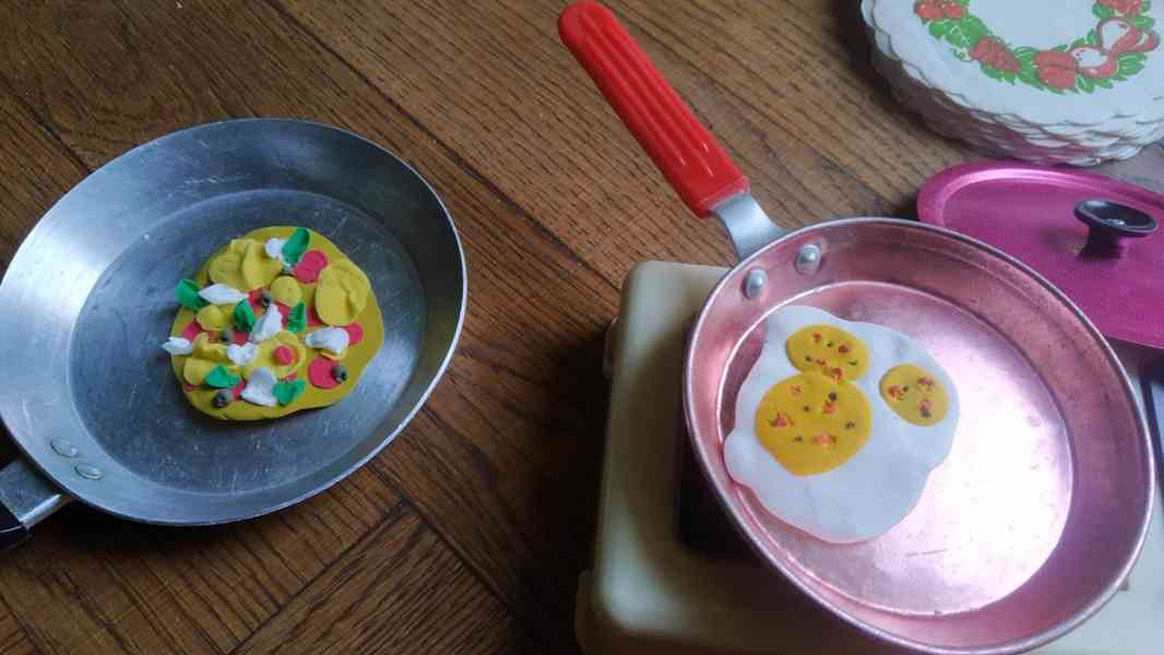 Retro nádobíčko s vymodelovaným jídlem - foto 5