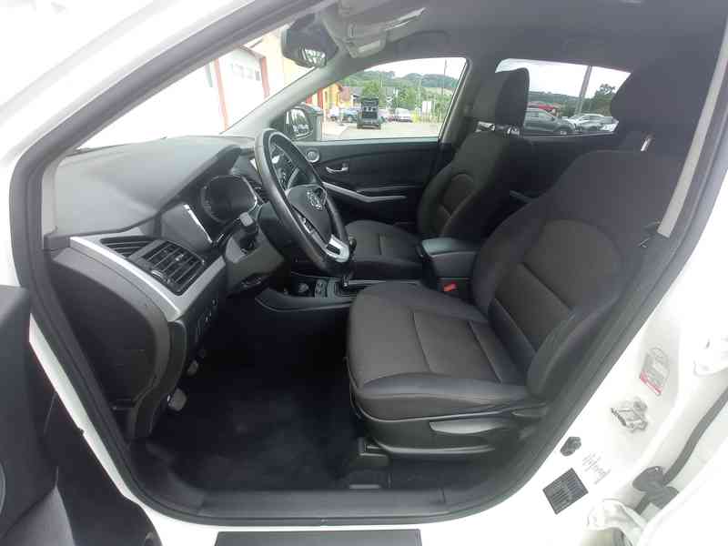 SsangYong Korando 2.0i e-XGi LPG/1MAJ/VYHŘEV - foto 12